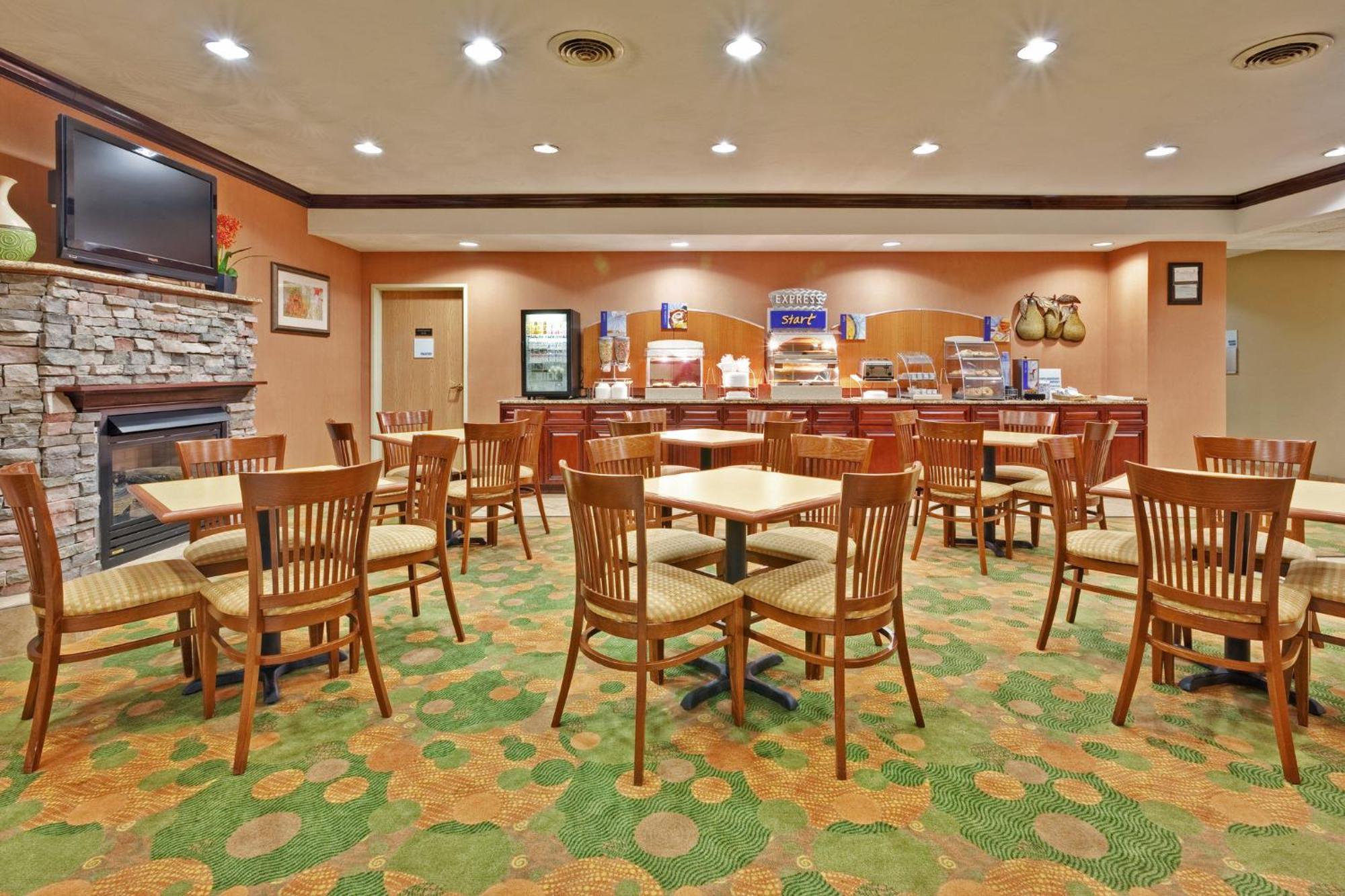 Holiday Inn Express Winfield - Teays Valley, An Ihg Hotel Hurricane Екстериор снимка